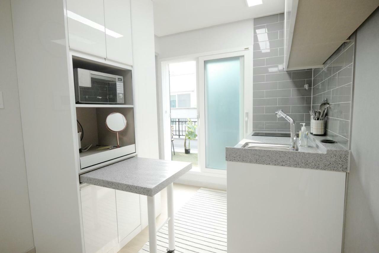 H House Yeonnam Lägenhet Seoul Exteriör bild