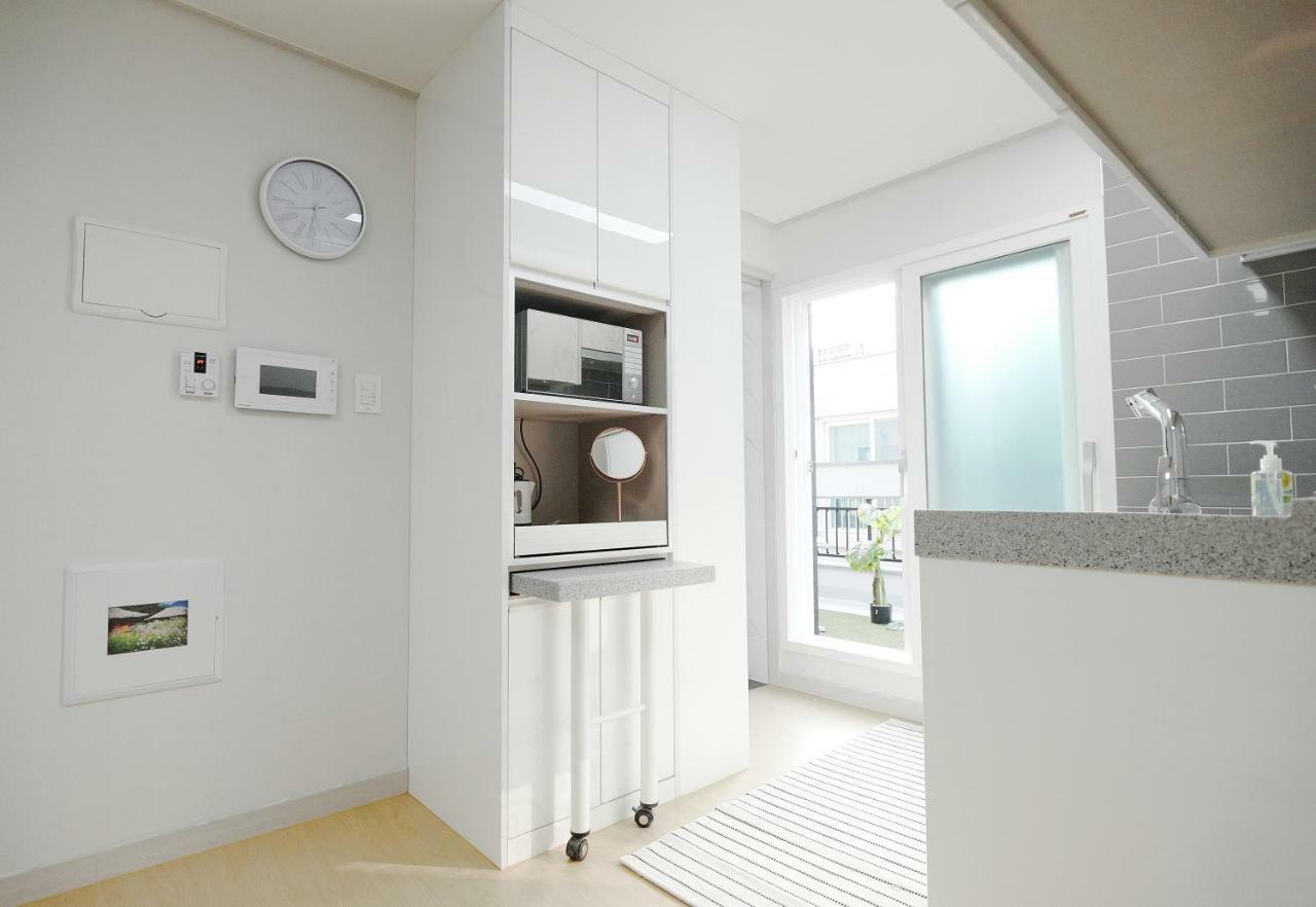 H House Yeonnam Lägenhet Seoul Exteriör bild